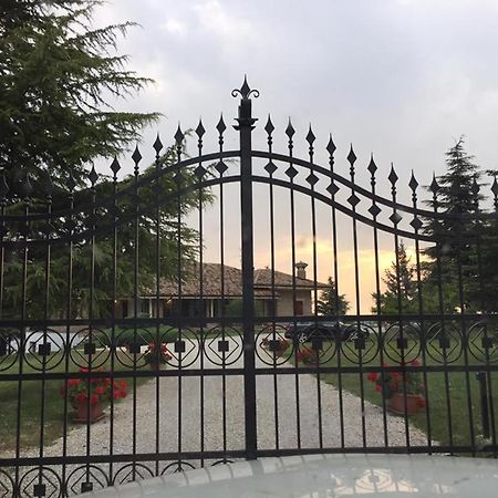 Agriturismo Ca Mignone Урбино Екстериор снимка