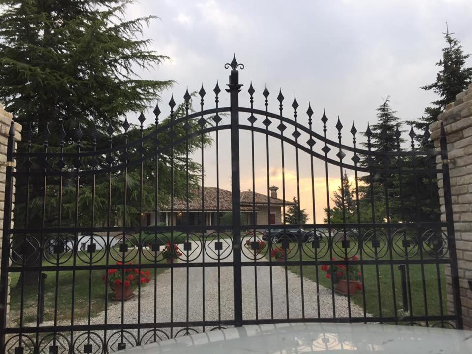 Agriturismo Ca Mignone Урбино Екстериор снимка